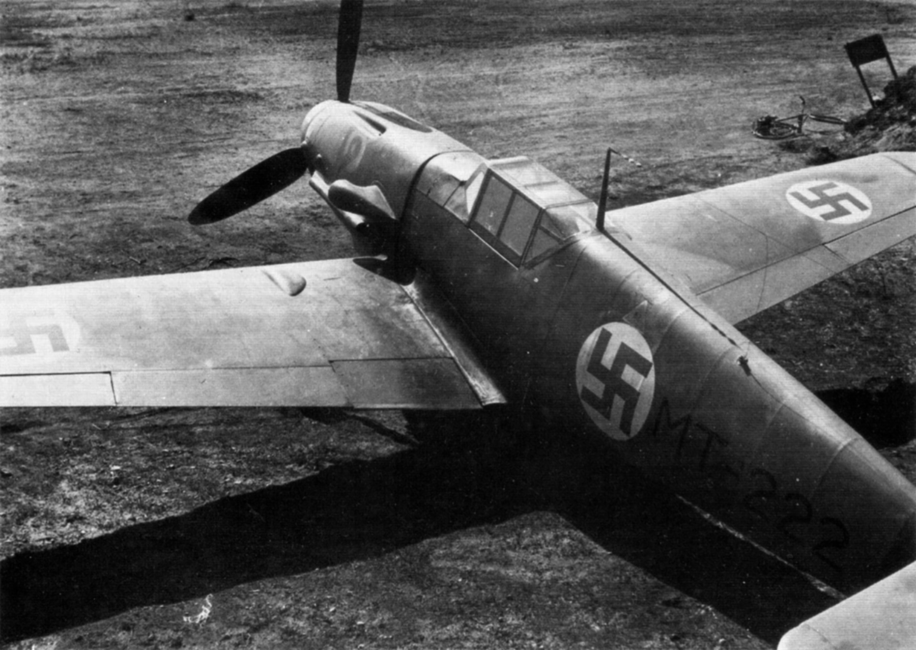 Asisbiz Messerschmitt Bf 109G2 FAF 1 HLeLv34 MT222 Juutilainen Finland