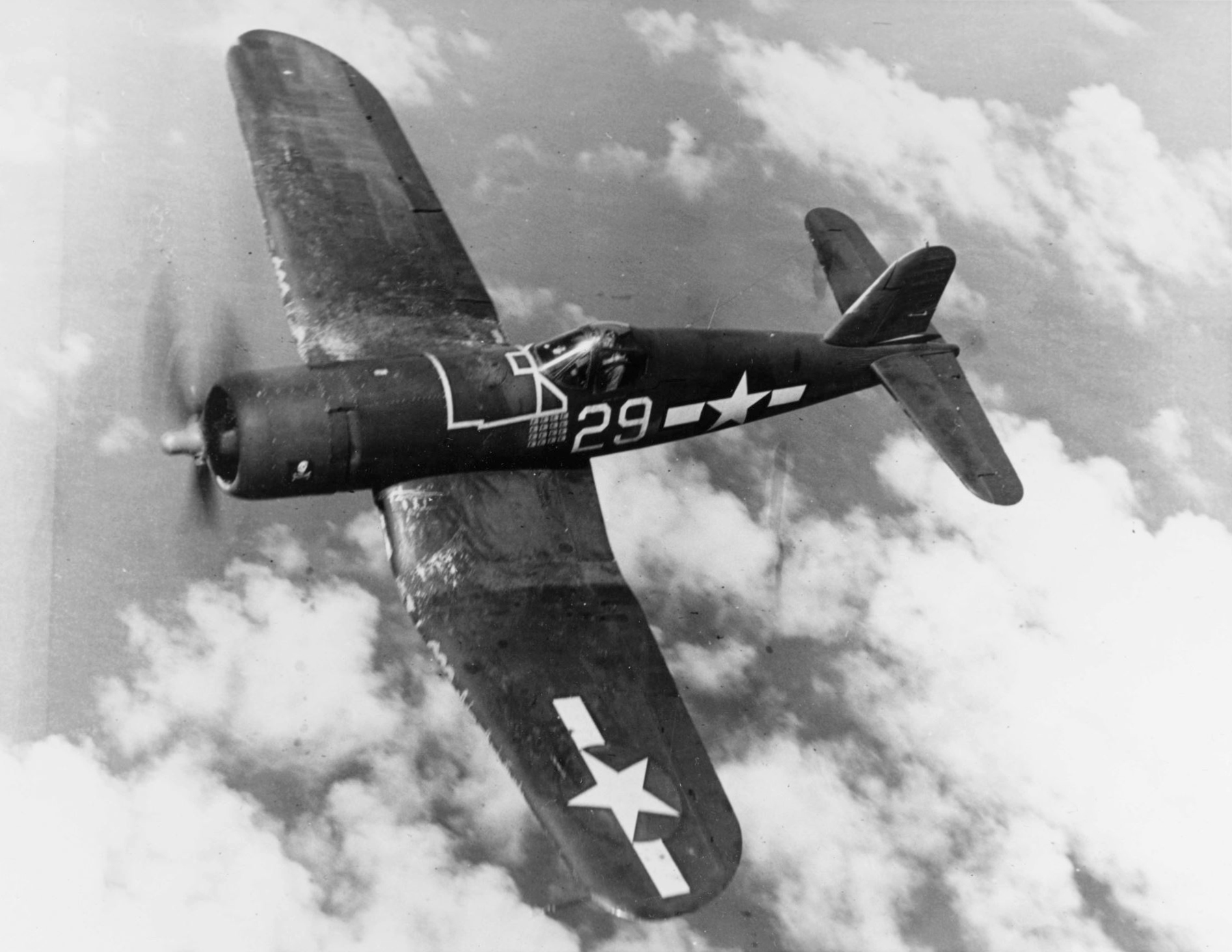 Asisbiz Vought F4U 1A Corsair VF 17 White 29 BuNo 55995 Ike Kepford