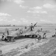 Asisbiz Supermarine Spitfire Lfixc Raf Sqn Htv After Landing Corsica