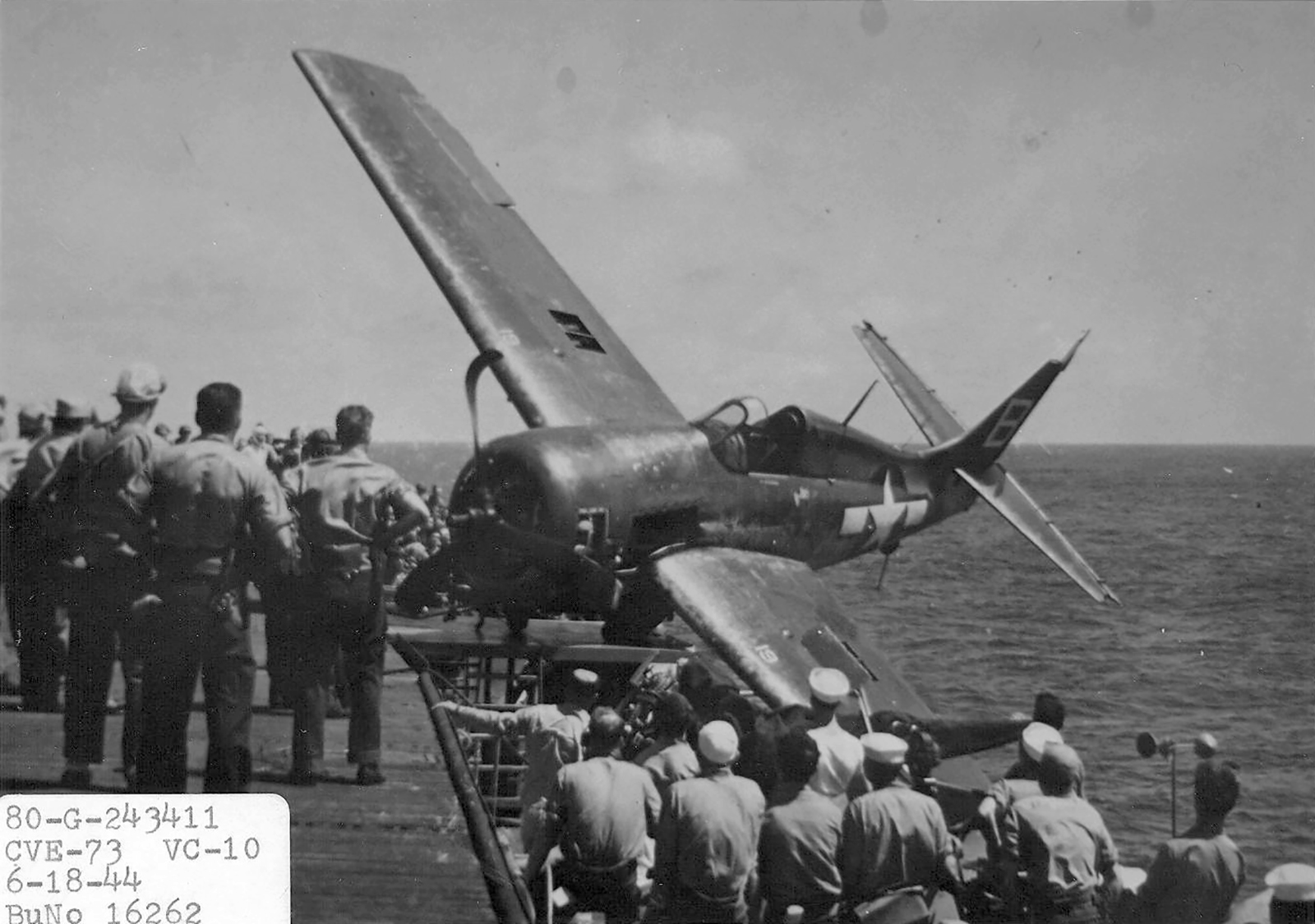 Asisbiz Fm Wildcat Vc White B Landing Mishap Cve Uss Gambier