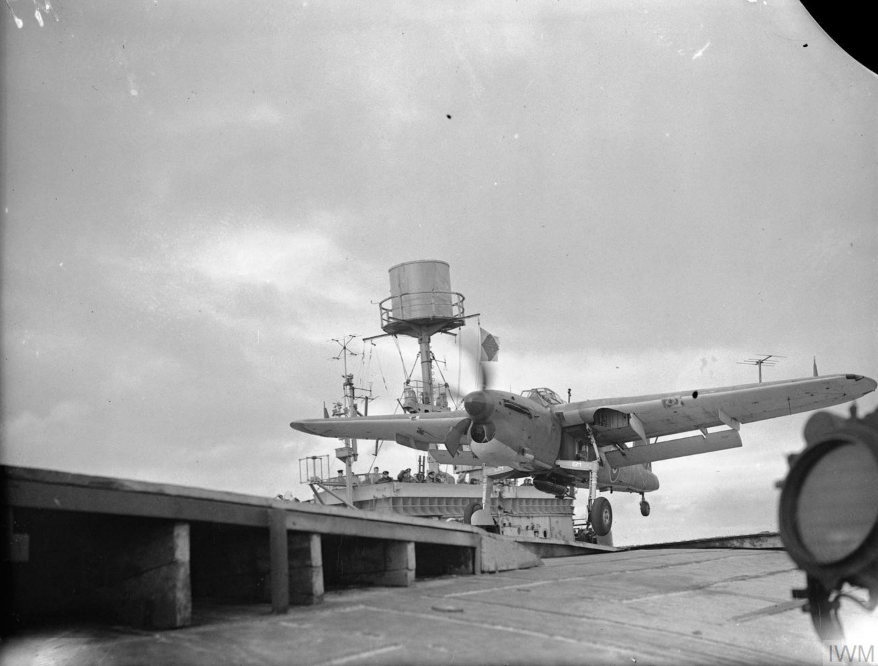 Asisbiz Fleet Air Arm Nas Fairey Barracuda M Taking Off From Hms