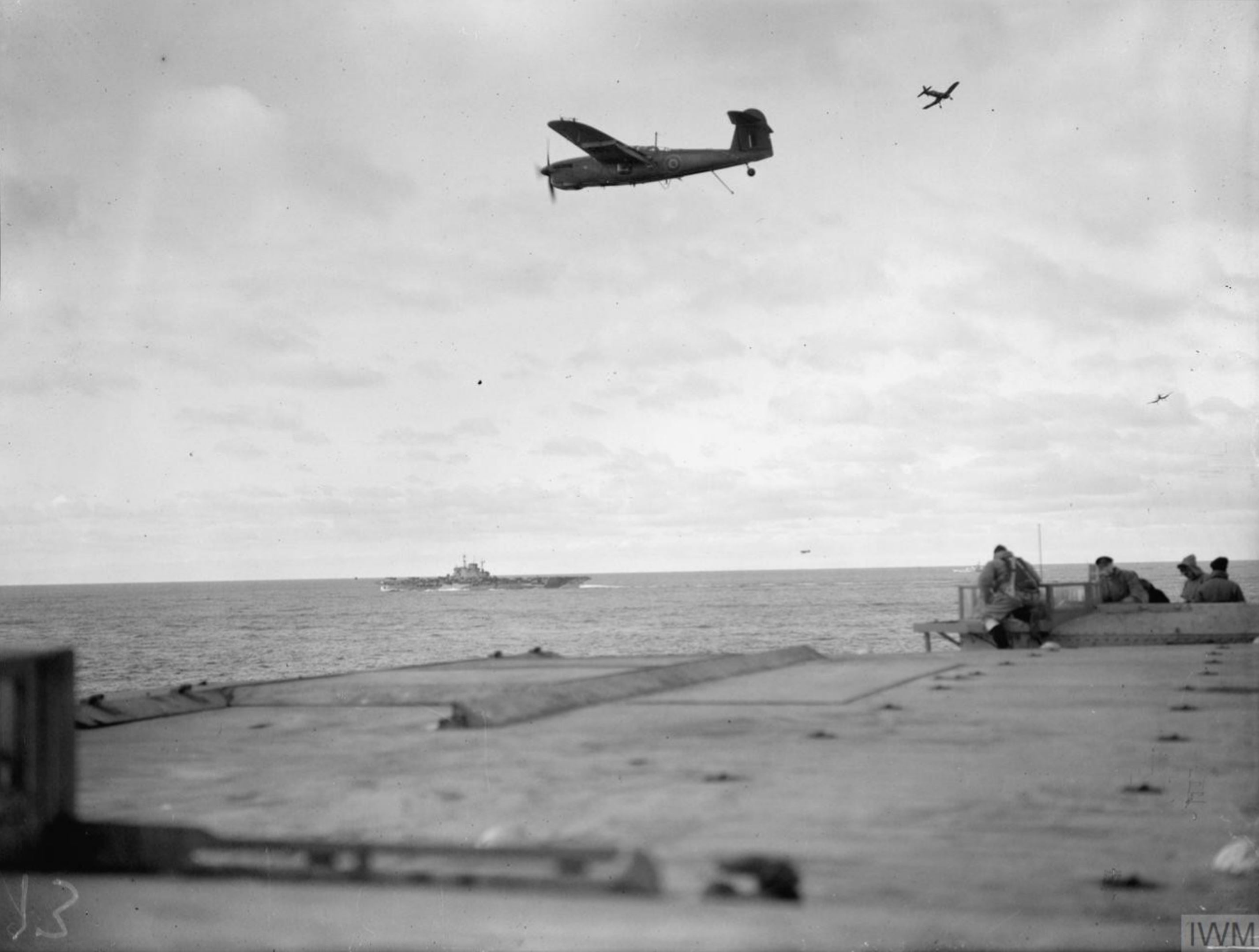 Asisbiz Fleet Air Arm Fairey Barracuda Landing Aboard Hms Furious