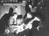 Asisbiz Luftwaffe personnel listening to the radio during Xmas period 12th Dec 1940 NIOD