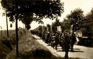 Asisbiz Column of French POWs being marched towards internment June 1940 02