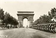 Asisbiz German troops during their victory parade march under the Arc de Triomphe France 1940 IWM