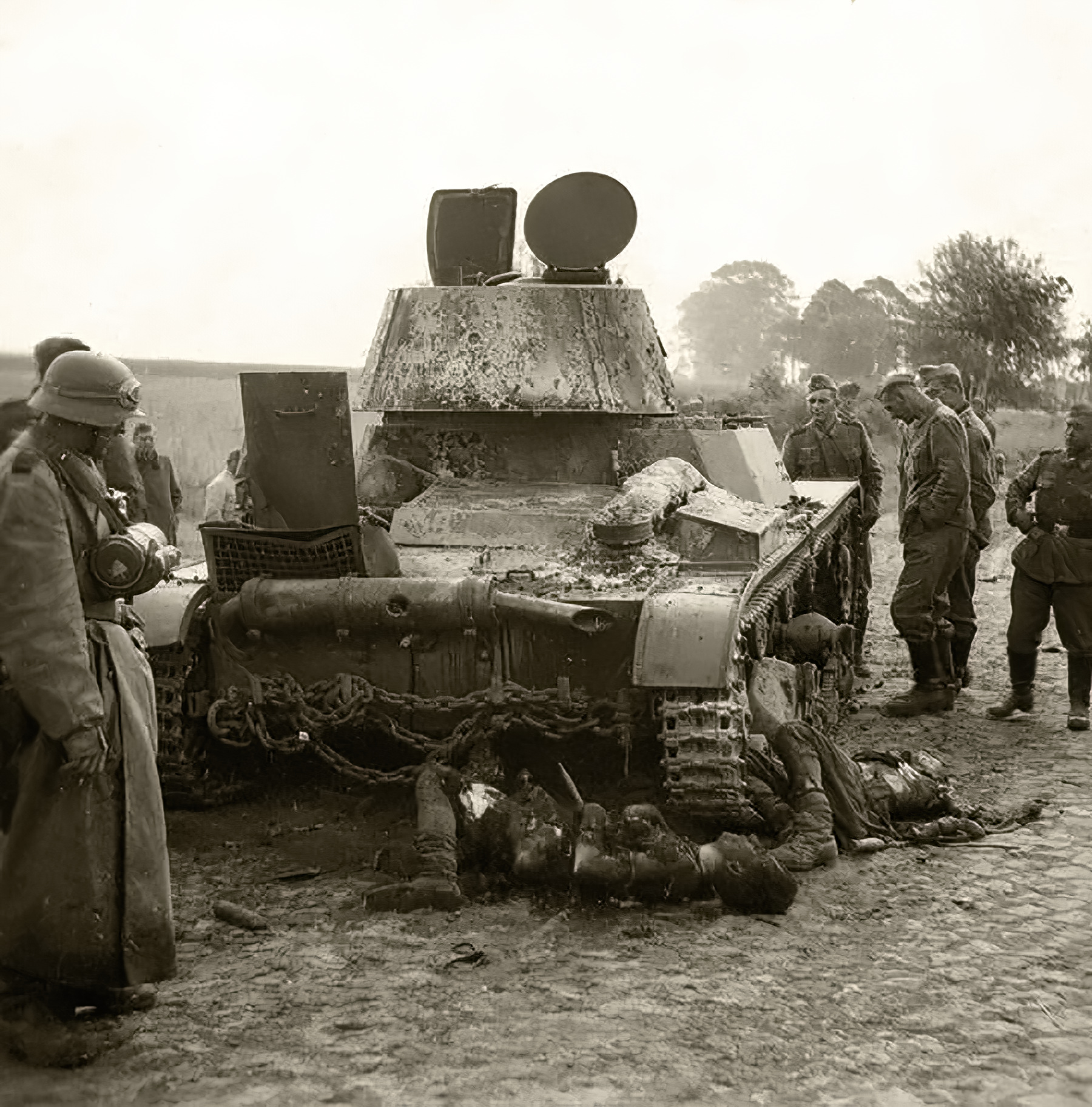 Танки убивают. Сгоревшие танкисты ВОВ 1941-1945. Сгоревшие танкисты 2 мировой войны 1941-1945. Подбитый танк т-26. Погибшие экипаж танка ВОВ.