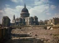 Asisbiz London St Pauls Cathedral escaped the blitz damage 1942 05