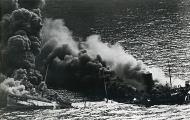 Asisbiz Allied Merchant tanker sinking breaks in half after a Luftwaffe torpedo finds its mark Mediterranean 01
