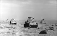 Asisbiz Italian armor Panzer M13 40 during the counterattack at Tobruk North Africa May 1941 Bild 101I 783 0104 38