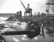 Asisbiz USS Cassin (DD 372) and the USS Downes (DD375) in Drydock No1 at Pearl Harbor 7th Dec 1941 80 G 32431