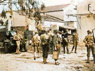 Asisbiz US Armored Force that penetrated the Oran defenses inflicting heavy damage throughout the town Nov 1942 LC Lot 11582 14