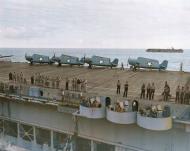 Asisbiz USS Dallas (DD 199) refueling from the USS Suwannee (CVE 27) Operation Torch Nov 1942 02