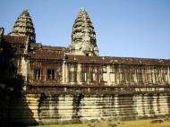 Asisbiz Angkor Wat Khmer architecture internal gallery E entrance 11