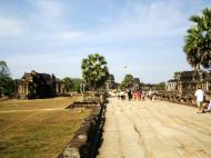 Asisbiz Angkor Wat looking down towards the Western Gopura 03