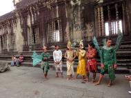 Asisbiz Angkor Wat modern day dancing apsaras 01