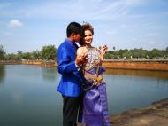 Asisbiz Traditional bride and groom fotos Angkor Wat Siem Reap Cambodian 10