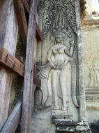 Asisbiz Angkor Wat Khmer architecture bas relief devatas Siem Reap 75