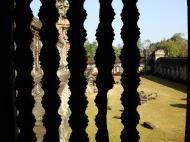 Asisbiz Angkor Wat Khmer architecture bas relief internal windows 04