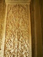 Asisbiz Decorative 12th ce Khmer Style bas relief carvings Angkor Wat 04