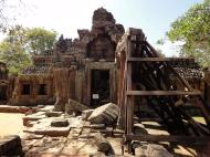 Asisbiz D Banteay Kdei Temple central sanctuary enclosure 01