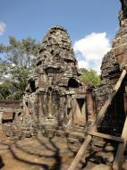 Asisbiz D Banteay Kdei Temple central sanctuary enclosure 02