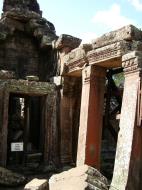 Asisbiz D Banteay Kdei Temple central sanctuary enclosure 04
