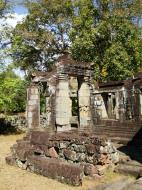 Asisbiz D Banteay Kdei Temple central sanctuary enclosure 06
