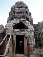 Asisbiz D Banteay Kdei Temple main enclosure inner passageways 04
