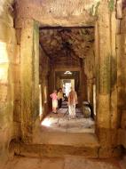 Asisbiz D Banteay Kdei Temple main enclosure inner passageways 09