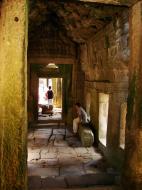 Asisbiz D Banteay Kdei Temple main enclosure inner passageways 20