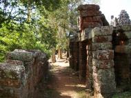 Asisbiz D Banteay Kdei Temple main enclosure inner passageways 21