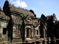 Asisbiz Banteay Samre Temple main sanctuary libraries East Baray 08