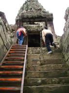 Asisbiz Bayon Temple architecture passageways Angkor Jan 2010 04