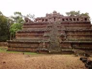 Asisbiz Celestial temple eastern side guardian lion Hindu Khleang style Angkor 03