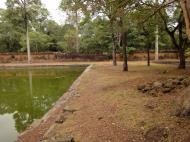 Asisbiz Royal Palace female bathing pond Hindu Khleang style Angkor 02