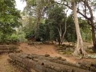 Asisbiz Royal Palace laterite walls Hindu Khleang style Angkor 04