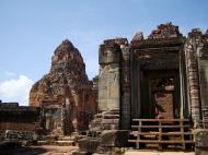 Asisbiz Facing West Pre Rup Temple entrance East Baray 2010 01