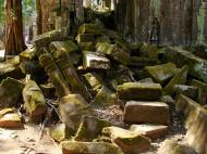 Asisbiz Ta Prohm Temple Rajavihara Tomb Raider fallen masonry 01