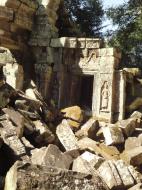 Asisbiz Ta Prohm Tomb Raider Bayon architecture Bas relief devatas 01