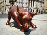 Asisbiz 9 Zhongshan Rd The Bund Bull Bund Financial Square sculptor Arturo Ugo Di Modica 05