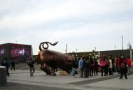 Asisbiz 9 Zhongshan Rd The Bund Bull Bund Financial Square sculptor Arturo Ugo Di Modica 06