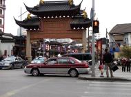 Asisbiz 0 Fangbang Rd (W) cnr Henan Rd (S) entrance with Bronze Chinese Lion guardians Shanghai 04