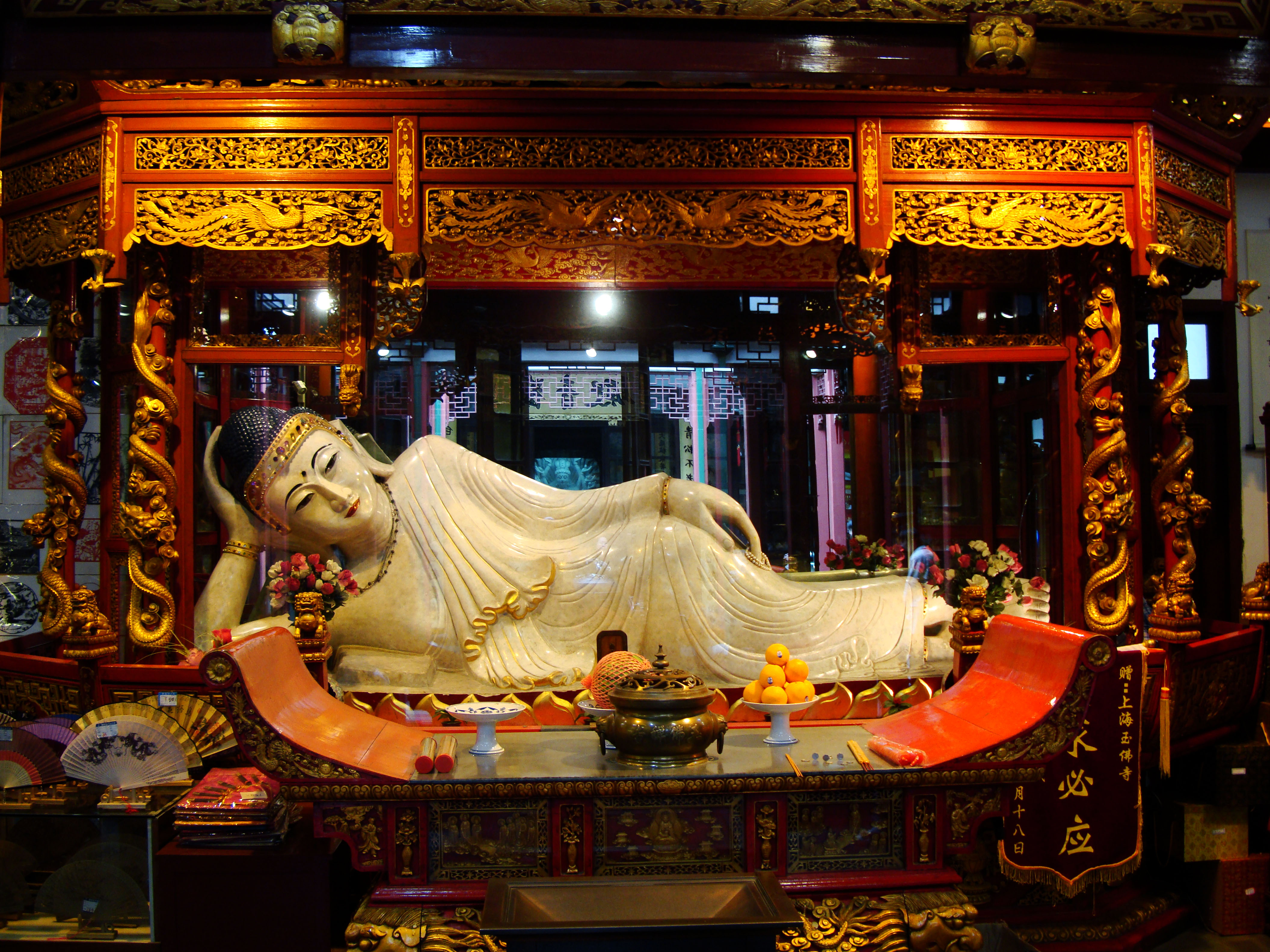 Asisbiz Jade Buddha Temple White Marble Reclining Buddha 02