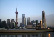 Asisbiz Oriental Pearl Tower Skyscraper viewed Waibaidu Bridge dusk Lujiazui Pudong China 02