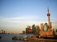 Asisbiz Oriental Pearl Tower Skyscraper viewed from the Bund promenade Lujiazui Pudong China 01