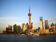 Asisbiz Oriental Pearl Tower Skyscraper viewed from the Bund promenade Lujiazui Pudong China 02