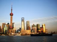 Asisbiz Oriental Pearl Tower Skyscraper viewed from the Bund promenade Lujiazui Pudong China 04