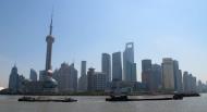 Asisbiz The Bund facing east across the Huangpu River to Shanghai World Financial Centre 01