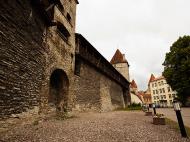 Asisbiz Guard tower and castle walls encasing the old medieval city of Tallinn Harju Estonia 02