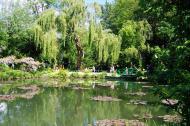 Asisbiz Travel to Claude Monet Water Lily Pond in Giverny France weeping willow 02